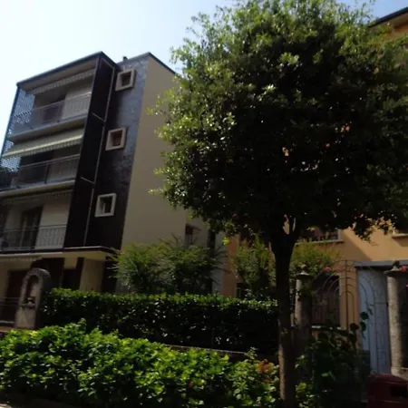La Casa Di Betty סרניקו